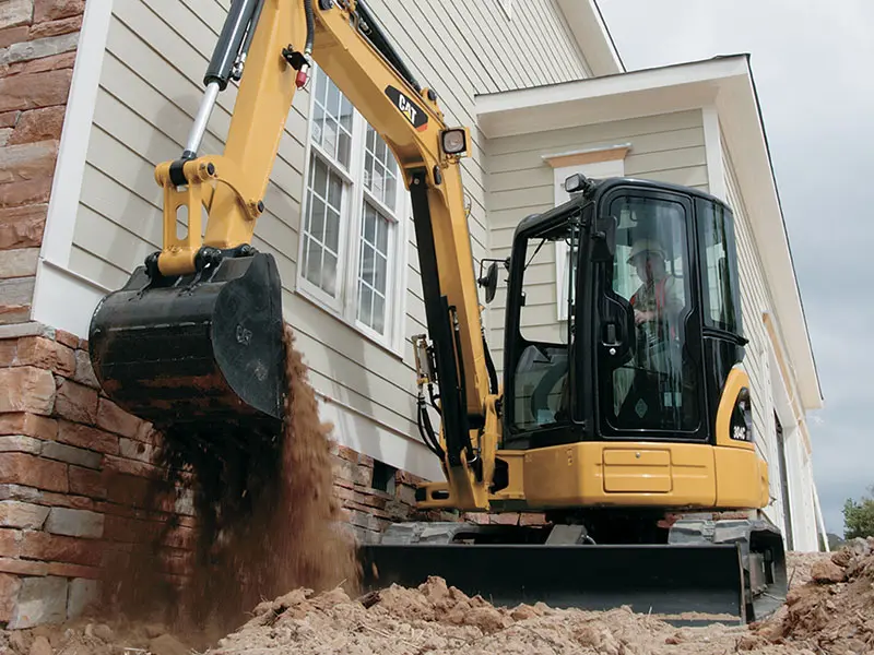Escavação de Valas com Caterpillar